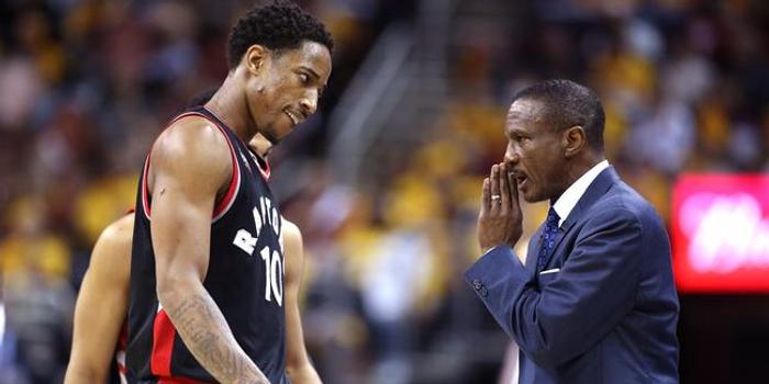  勒沃库森主帅下课，助教临时接手救火  