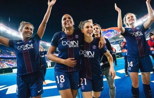  拜仁慕尼黑女足历史性闯入欧冠决赛，创德国足球新篇章  